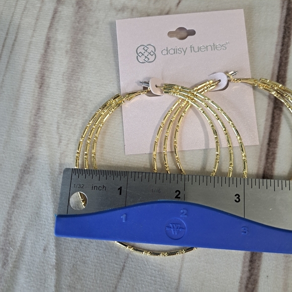 Daisy Fuentes Gold Tone Hoop Earrings - Picture 4 of 4